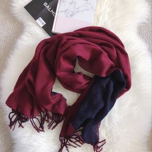 Reversible wool scarf from MUJI in red and navy